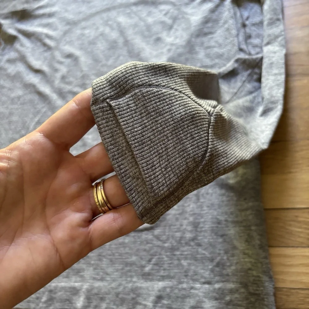 Lululemon Swiftly Shirt Womens 8 Gray Long Sleeve Thumb Holes Crew Neck‎ Gym Run